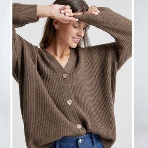 Quince cashmere oversized boyfriend cardigan / Jenni Kayne Dupe